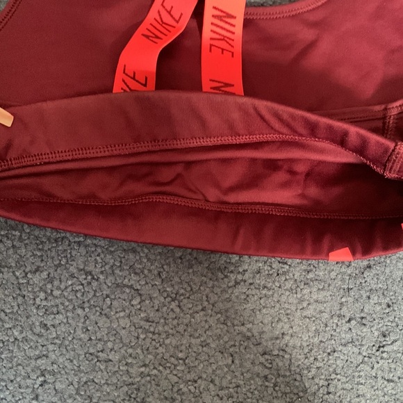 2 Nike sports bras - Picture 6 of 7